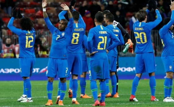 Brasil deslancha no segundo tempo e vence a Rússia com três gols em 13 minutos